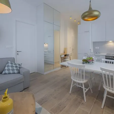 Ah Design Luxury Apartman *