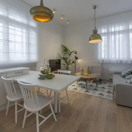 Ah Design Luxury Apartman *