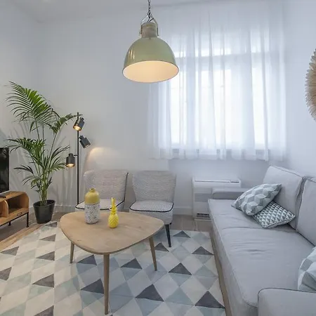 Ah Design Luxury Apartman *